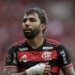Gabigol compartilha vídeo de despedida do Flamengo ao som de Tim Maia