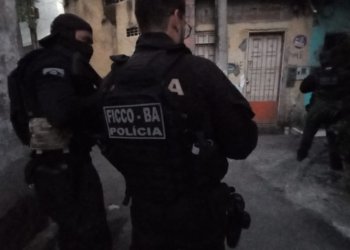 Homem invade casa e faz família de refém nesta terça-feira (10), em Narandiba