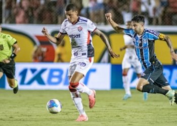 Em última partida no Barradão do ano, Vitória fica apenas com um empate