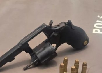 Arma de fogo é apreendida pela PM dentro de shopping em Salvador