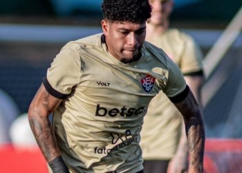 Vitória propõe empréstimo de volante ao Athletico Paranaense por vinda de Mastrianni