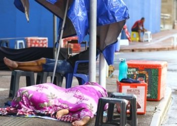 Acampamento Carnavalesco: Ambulantes acampam para garantir espaço no Carnaval