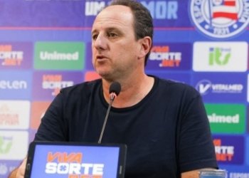 Ceni novamente se revolta com o gramado e admite piora do Bahia no 2º tempo