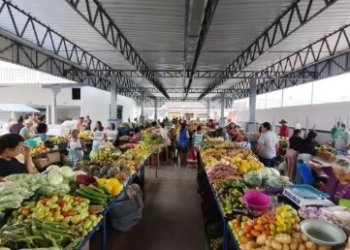 Preços dos alimentos cairão mais nas próximas semanas, diz ministro