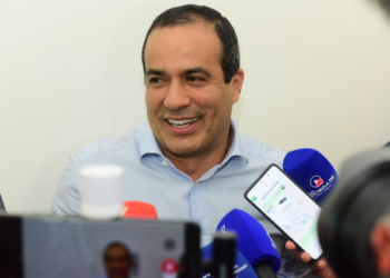 Prefeito diz que falta de integração nas linhas de ônibus ocorre por exigência do Estado