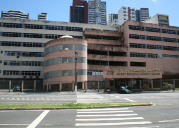 Governo recua e suspende leilão do Colégio Odorico Tavares horas após abertura da licitação