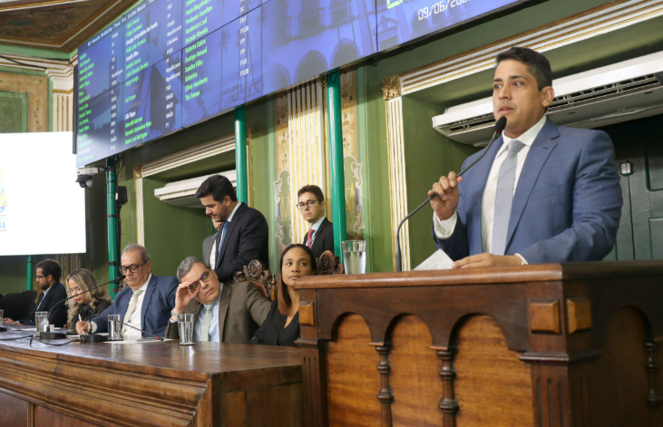 Sidninho expressa aos familiares de vítimas da tragédia na Mata Escura