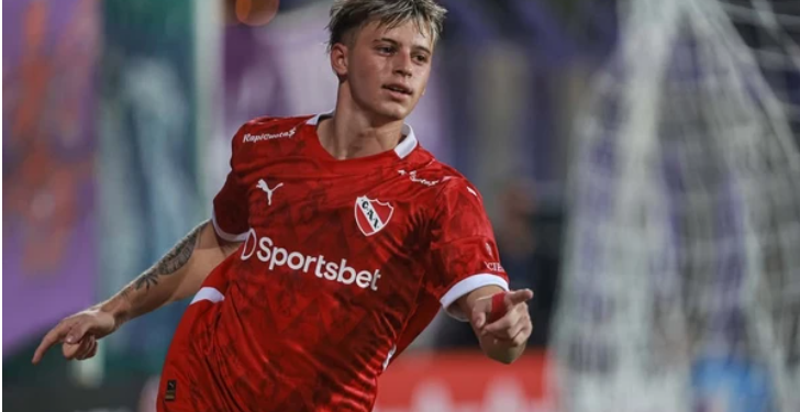 Diego Tarzia desembarca em Salvador e já fala como novo jogador do Vitória: “Vou dar a vida para ajudar”; veja