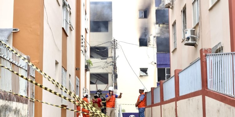Defesa Civil de Salvador reavalia prédio atingido por explosão e incêndio no Stiep