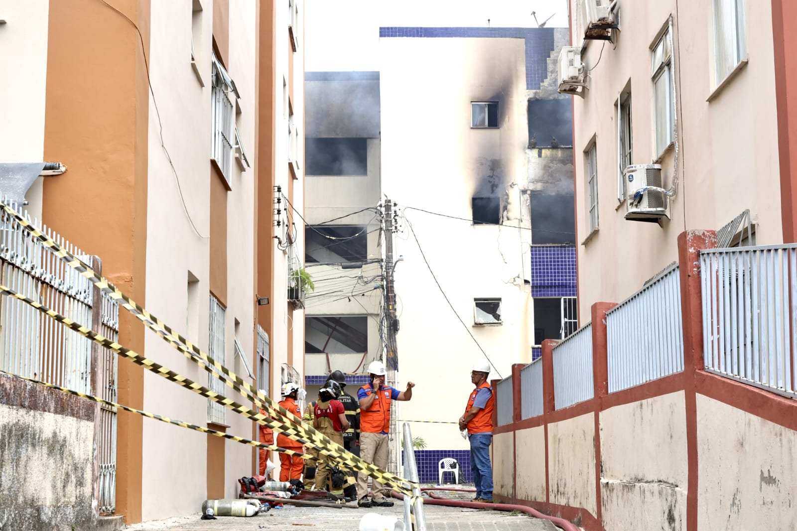 Defesa Civil de Salvador reavalia prédio atingido por explosão e incêndio no Stiep