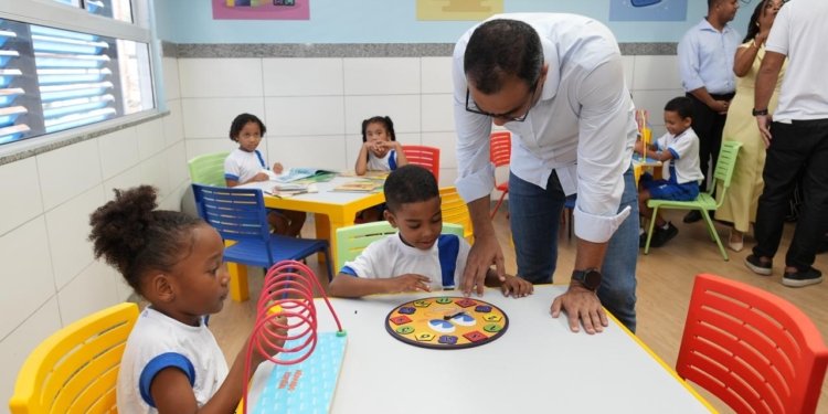Prefeitura de Salvador inicia ano letivo com entrega de escola no Lobato com capacidade para 800 alunos