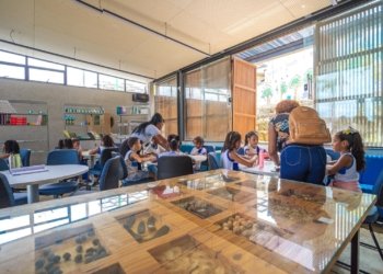Prefeitura leva Mundo Encantado da Criança à Bienal do Livro Bahia 2026 com foco na leitura como experiência sensorial e afetiva