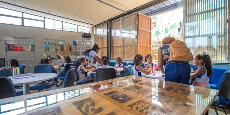 Prefeitura leva Mundo Encantado da Criança à Bienal do Livro Bahia 2026 com foco na leitura como experiência sensorial e afetiva