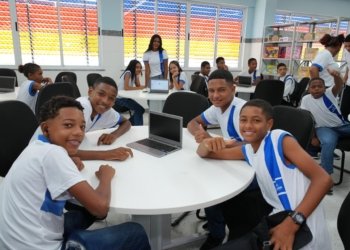 Com investimento de R$20,7 milhões, Prefeitura de Salvador entrega escola totalmente reconstruída em Paripe