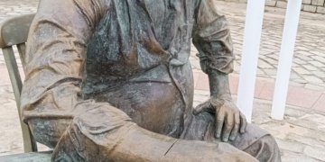 Vandalismo a monumentos públicos causa prejuízo e exige trabalho contínuo da Prefeitura em manutenção e restauro