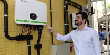 Nova usina solar é instalada na Estação da Lapa através de parceria entre Prefeitura e Neoenergia Coelba