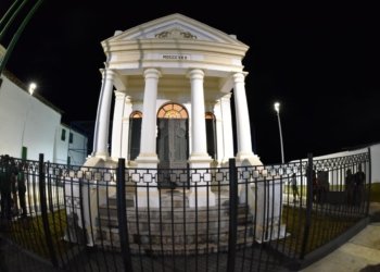 Praça General Labatut, em Pirajá, é entregue requalificada às vésperas do 2 de Julho em Salvador