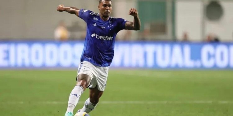 Vitória encaminha empréstimo de Walace junto ao Cruzeiro