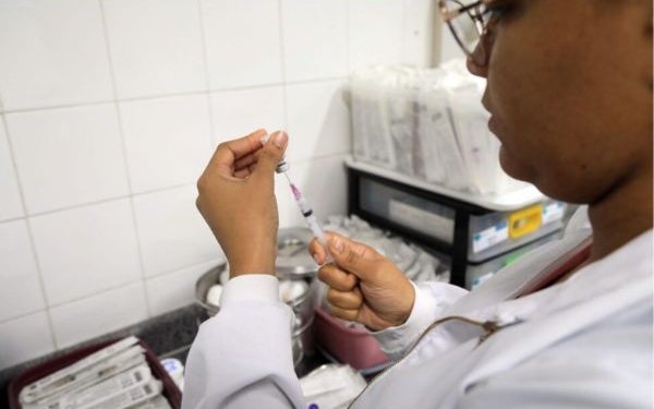 Salvador estende horário dos postos de vacinação até às 19h nesta terça-feira (16)