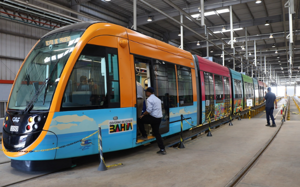 VLT de Salvador inicia viagens com passageiros nesta segunda-feira (29)