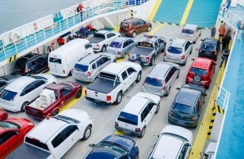 Ferry-boat tem espera de mais três horas nesta segunda