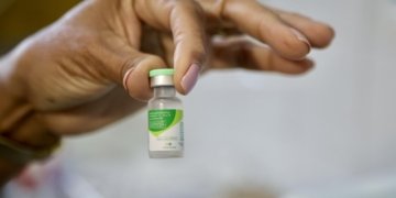 Jovens de 15 a 19 anos têm até dezembro para se vacinar contra o HPV em Salvador