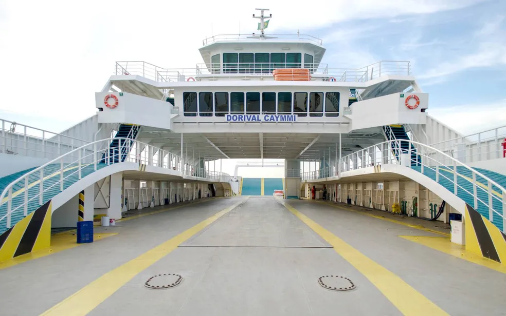 Ferry opera com quatro embarcações e movimento tranquilo nesta segunda (20)