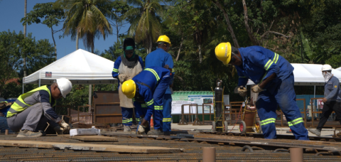 Obras da Ponte Salvador–Itaparica avançam em Vera Cruz com montagem da plataforma que dará suporte à construção sobre o mar