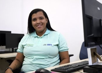 Após viver em situação de rua, mãe solo tem vida transformada pelo programa Vida Nova Empregabilidade