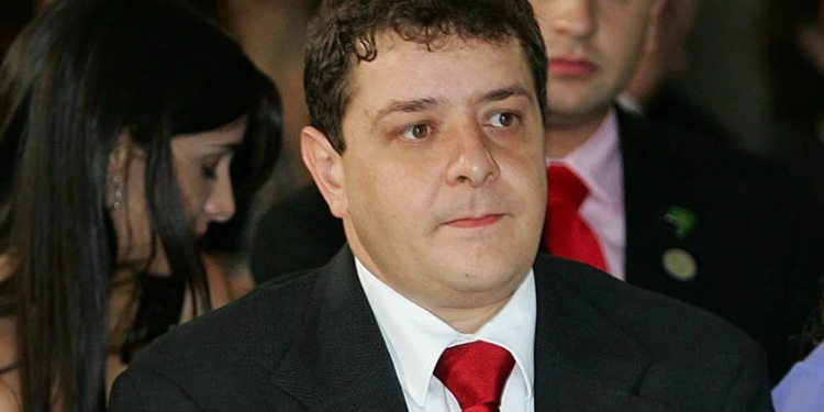 Flávio Dino autoriza abertura de dois novos inquéritos da PF envolvendo Lulinha