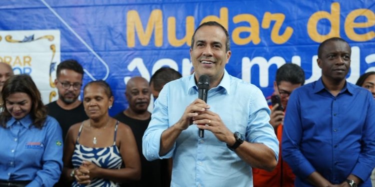 Prefeitura entrega 133 casas requalificadas pelo Morar Melhor na Engomadeira